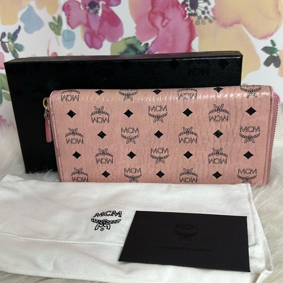💯Authentic MCM Pink Logo Zip Wallet - Picture 1 of 15